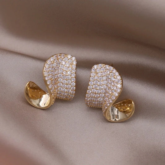 Curved Earring Studded with Zirconias