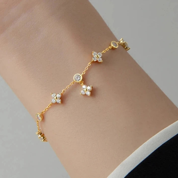 Moissanite Four-Leaf Flower Bracelet