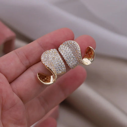 Curved Earring Studded with Zirconias