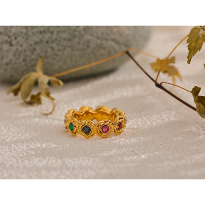 Vibrant Cubic Zirconia Flower Ring - 18K Gold